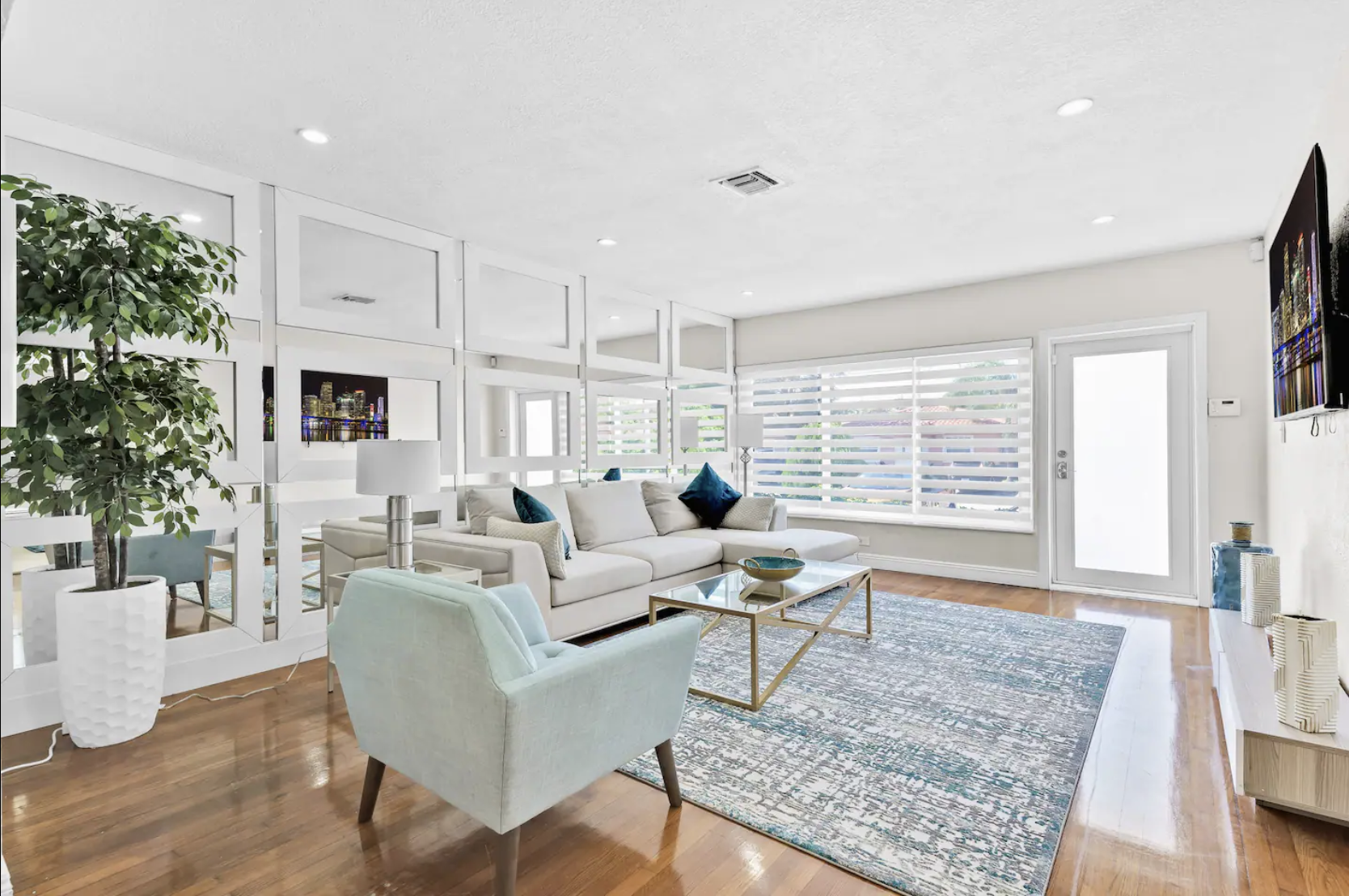 4BR 3BA, Pool, Deck, Patio, Grill, Wi-Fi, Parking