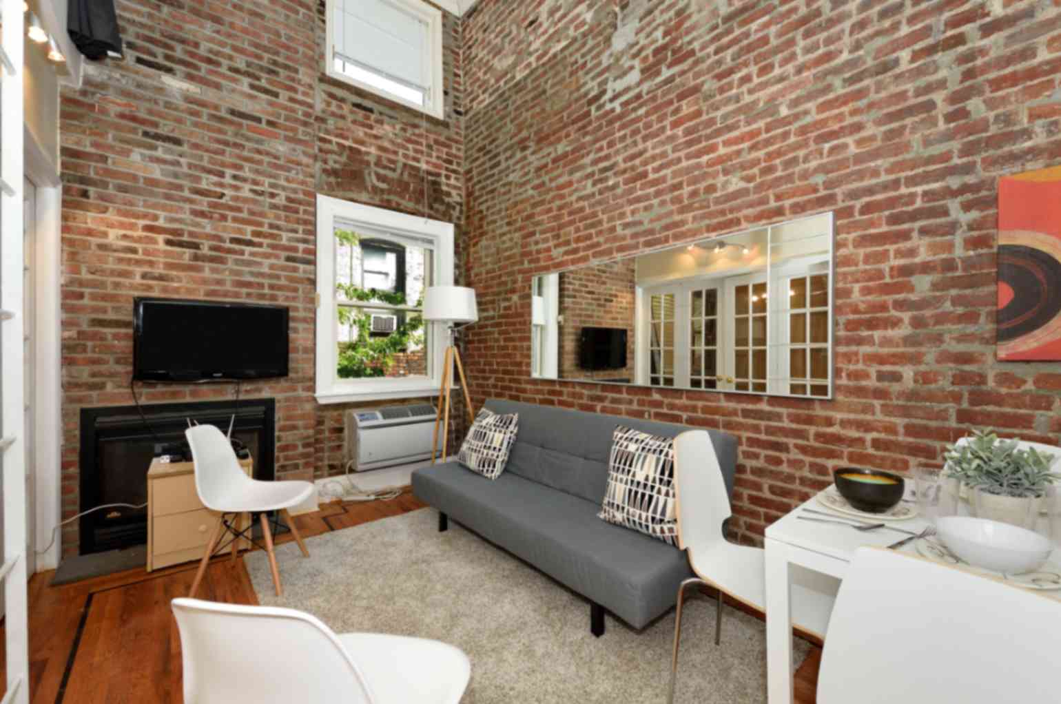 Top floor apartment in Midtown West