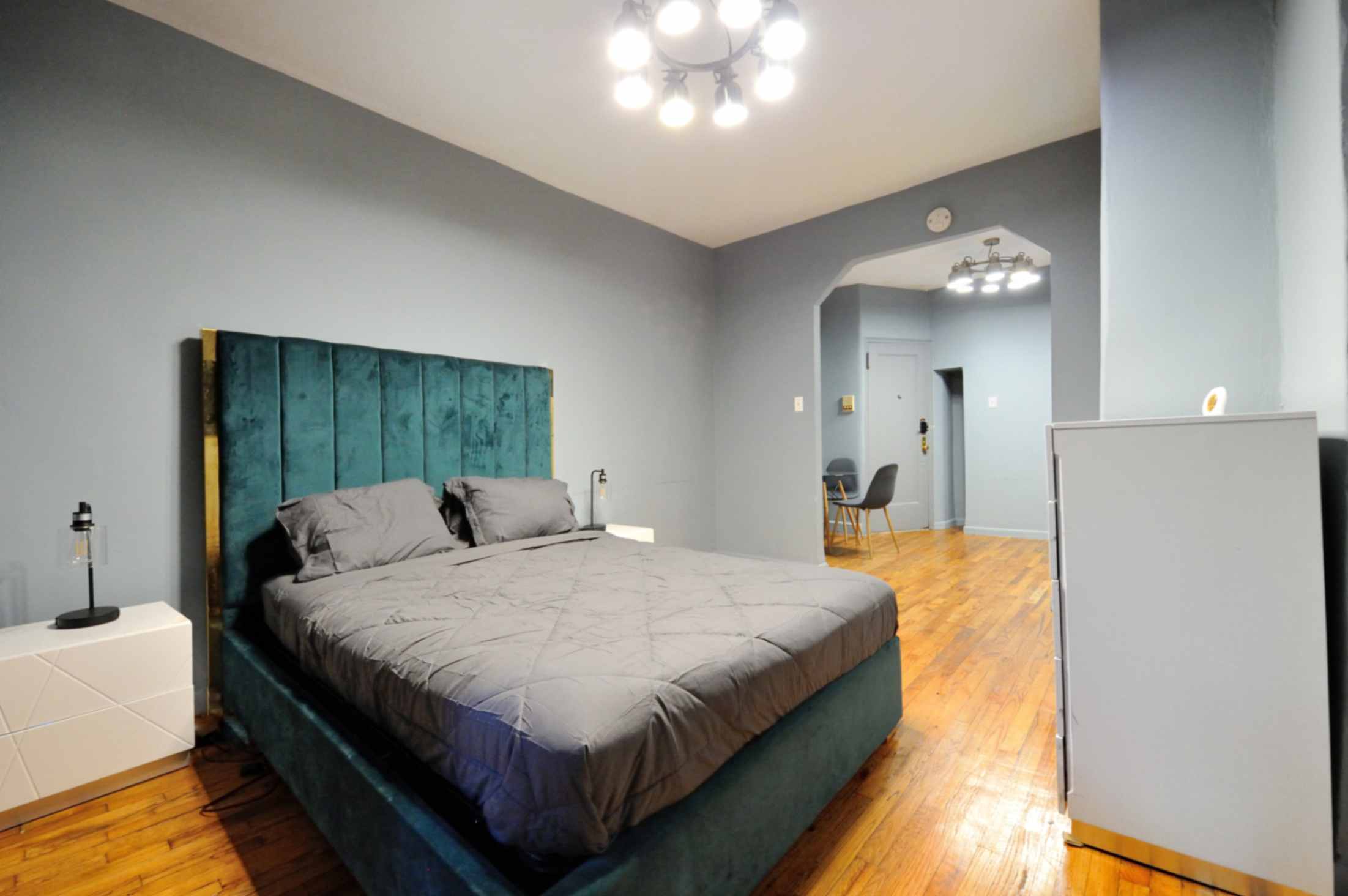 Well-appointed studio in UES