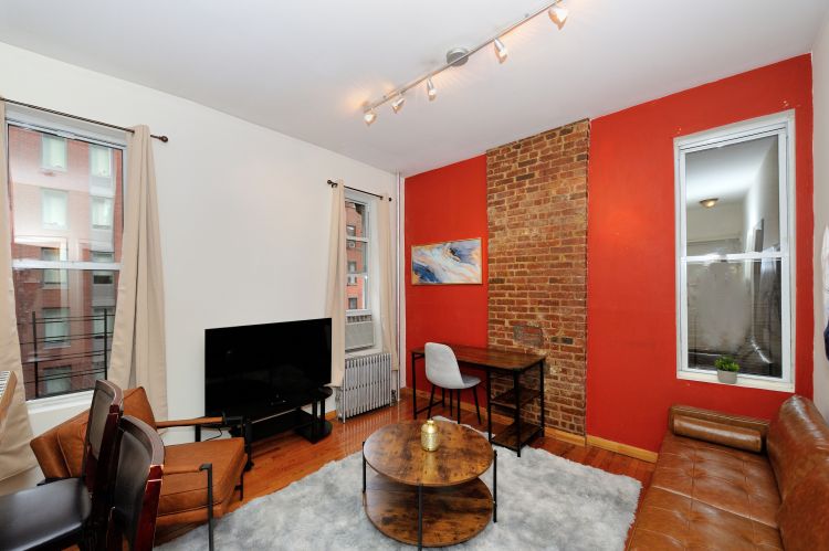 2BR Apartment in UES