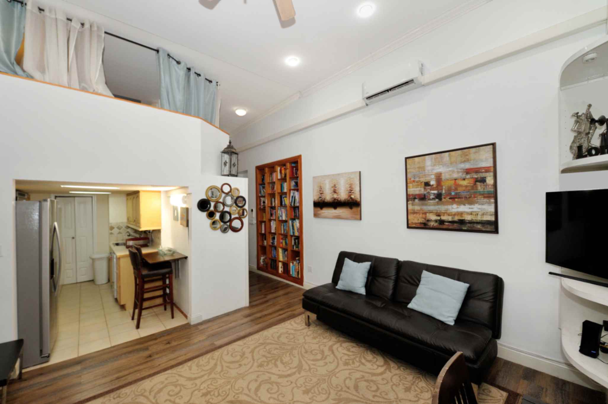 Lovely UWS Duplex 1BR apartment